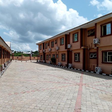 Gen-Preston Hotel And Suites Papalanto Ngoại thất bức ảnh