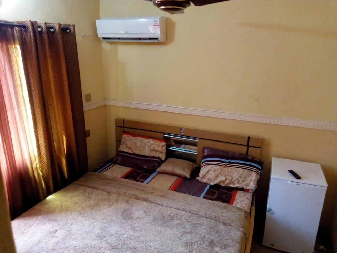 Gen-Preston Hotel And Suites Papalanto Ngoại thất bức ảnh